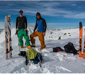 出汗又冰冷，滑雪贴身应该穿什么？